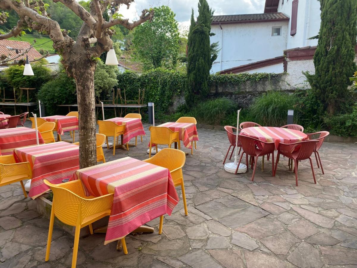 Hotel Juantorena Сент-Этьен-де-Баигорри Экстерьер фото