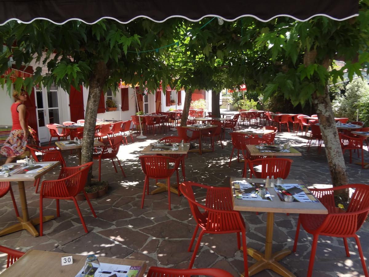 Hotel Juantorena Сент-Этьен-де-Баигорри Экстерьер фото